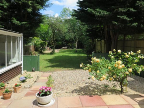 Garden Flat, Ealing